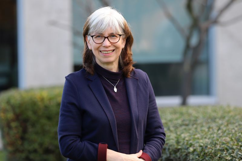 Dr. Britta Caspari
